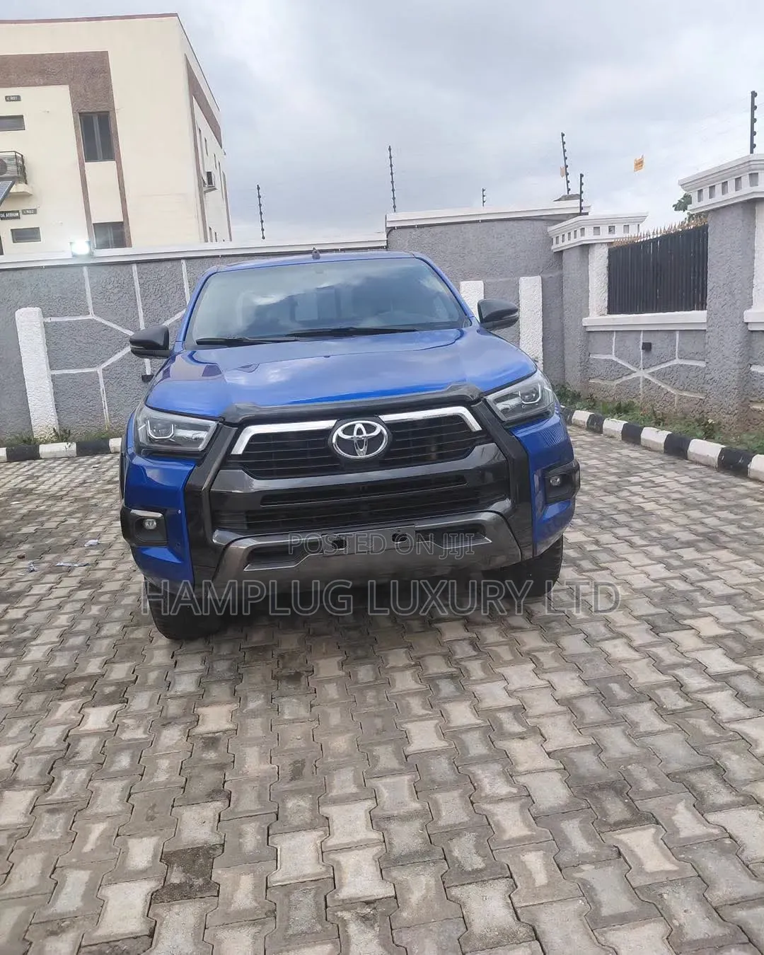 Toyota Hilux 2022 Blue