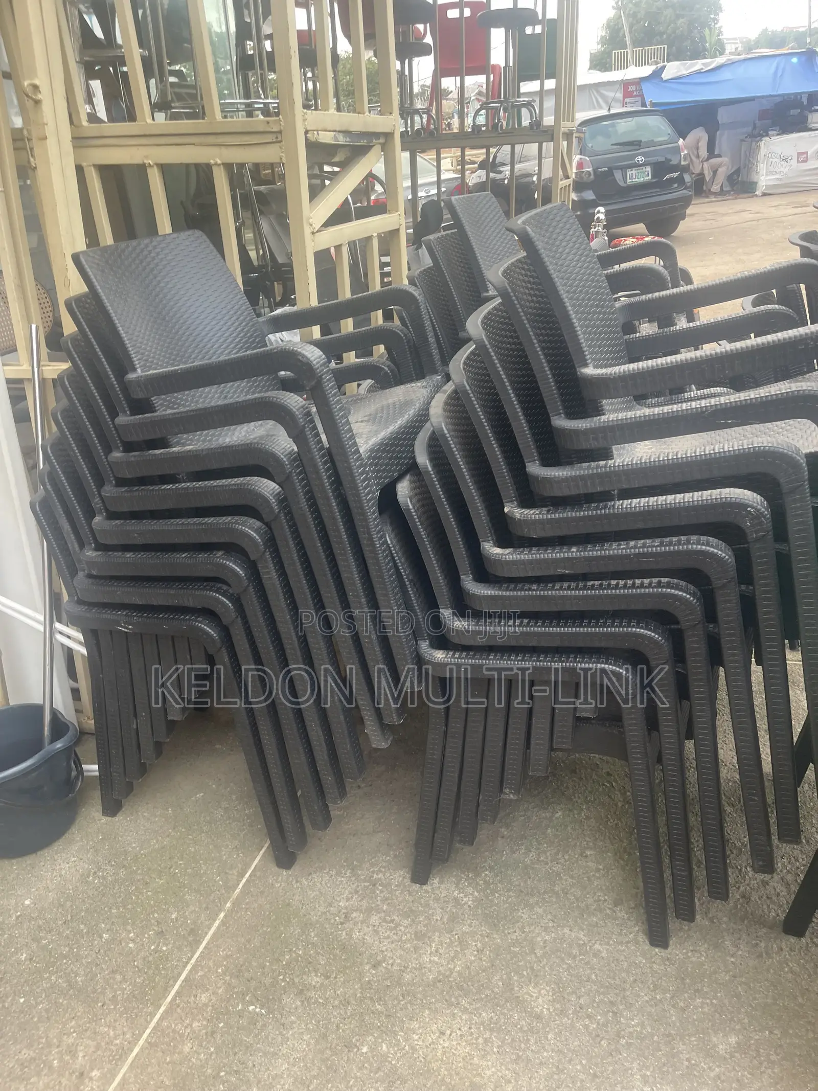 Plastic Outdoor Garden Set of Chairs and Table