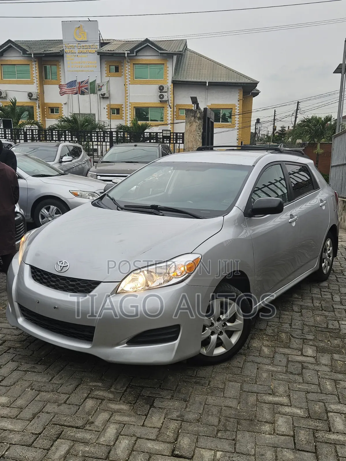 Toyota Matrix S Hatchback AWD (2.4L 4cyl 4A) 2011 Silver