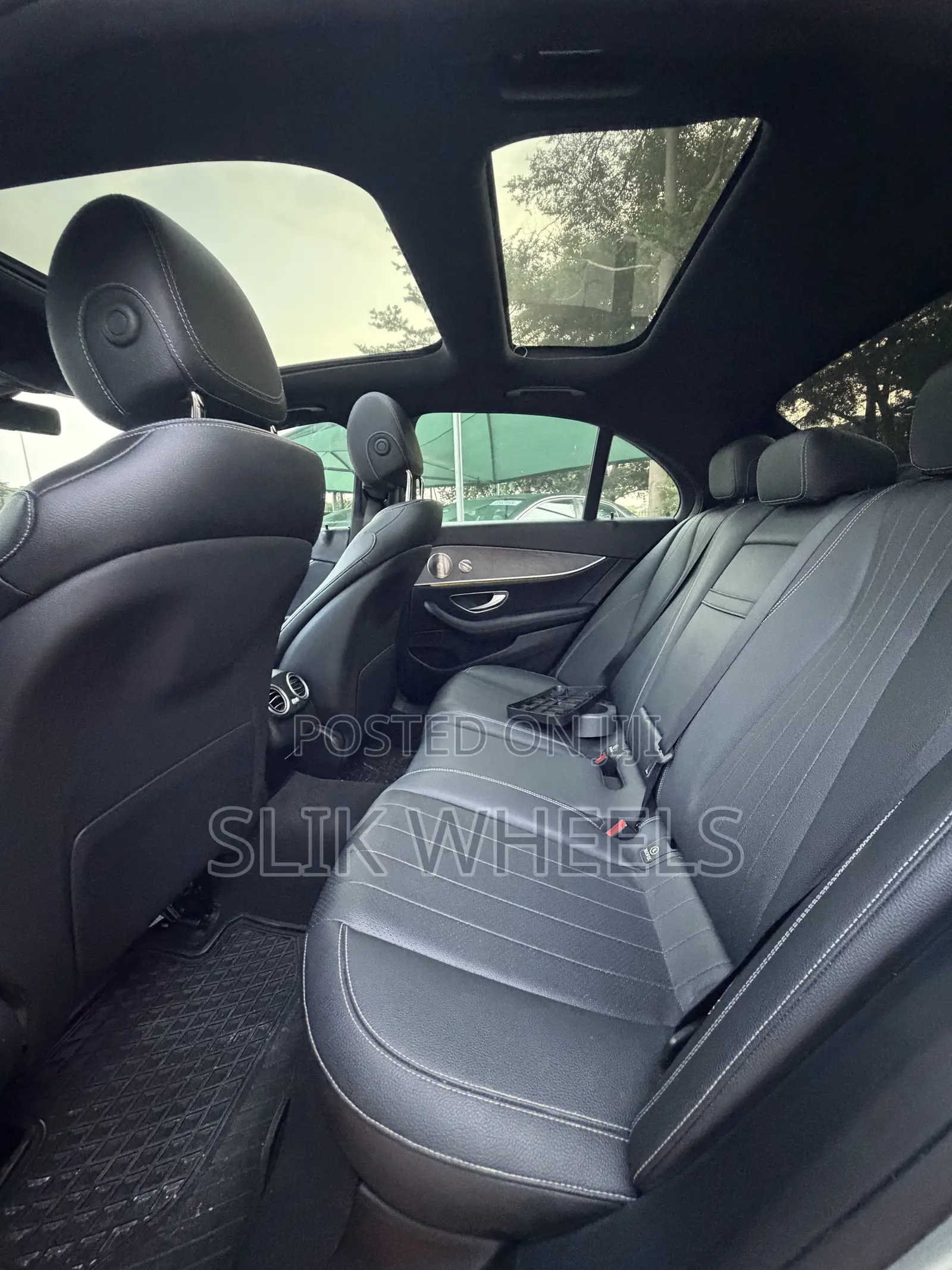 Mercedes-Benz E350 2021 Blue