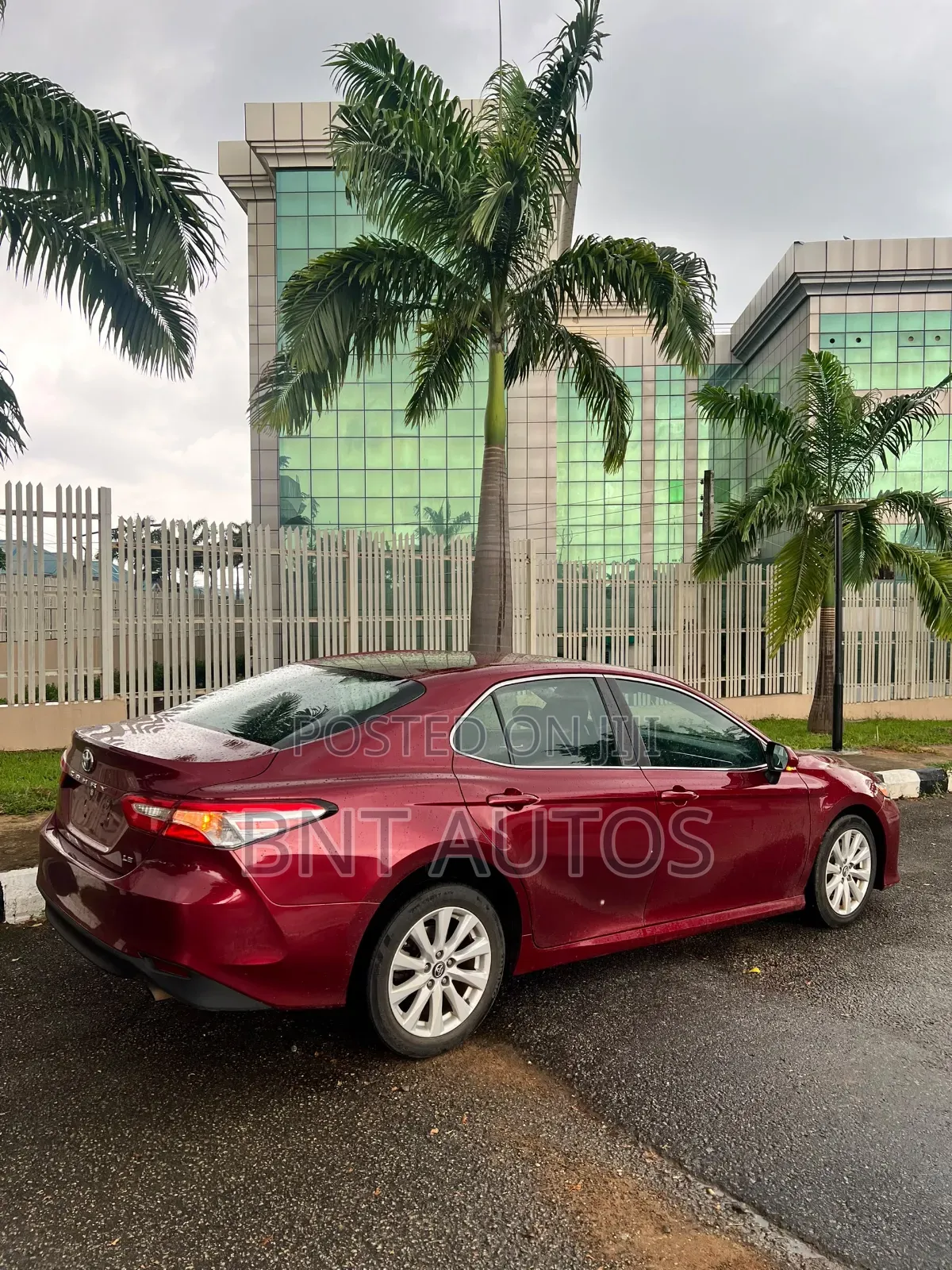 Toyota Camry 2018 Maroon