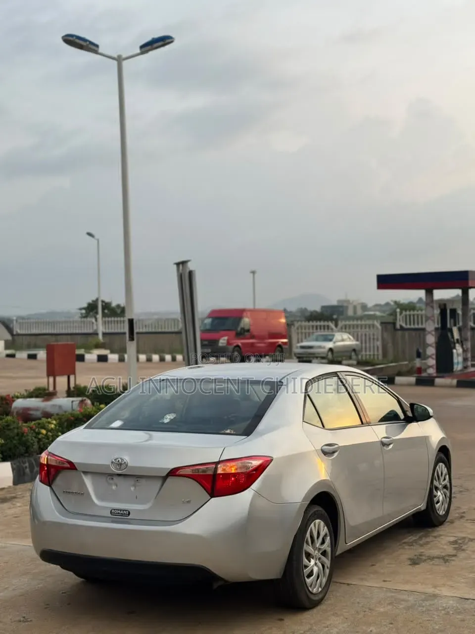 Toyota Corolla LE (1.8L 4cyl 2A) 2019 Silver