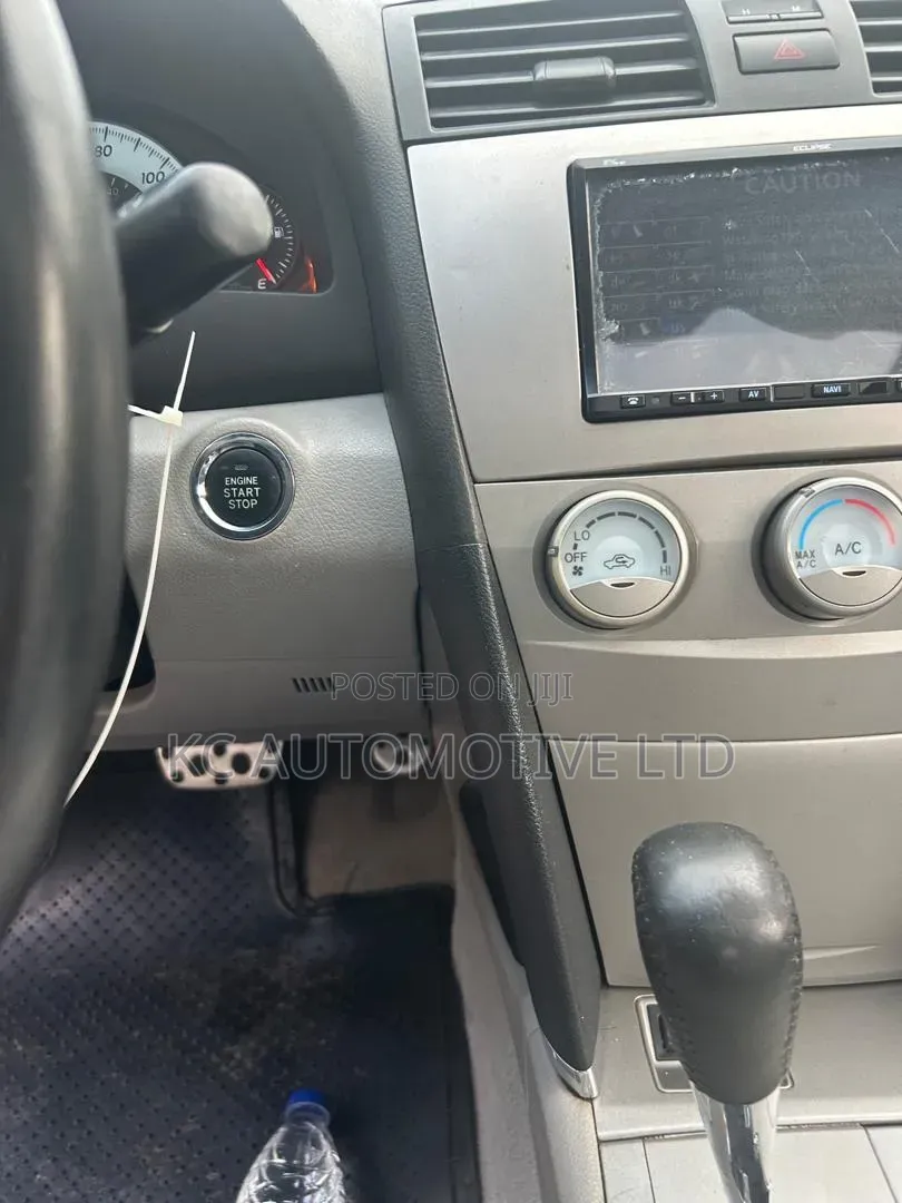 Toyota Camry SE 4dr Sedan (2.5L 4cyl 6AM) 2010 Gray