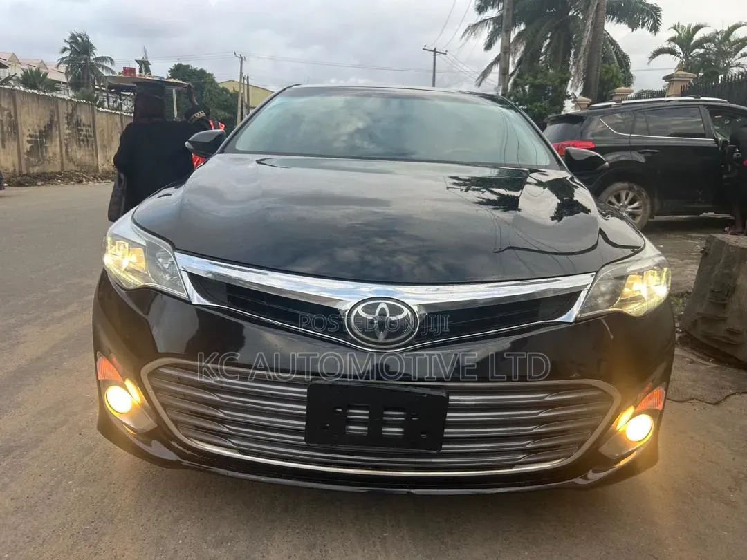 Toyota Avalon Limited Sedan FWD (3.5L 6cyl 6A) 2013 Black