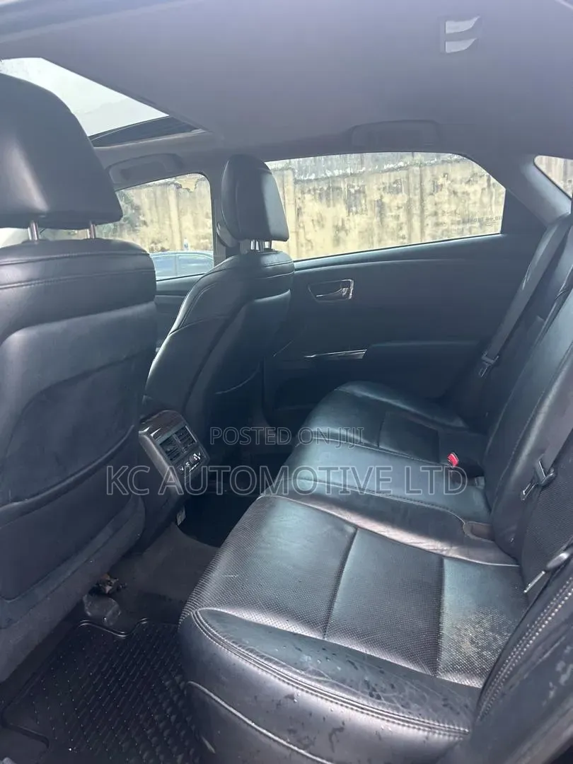 Toyota Avalon Limited Sedan FWD (3.5L 6cyl 6A) 2013 Black
