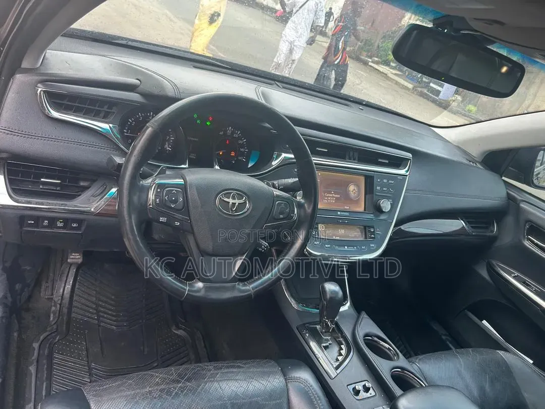 Toyota Avalon Limited Sedan FWD (3.5L 6cyl 6A) 2013 Black