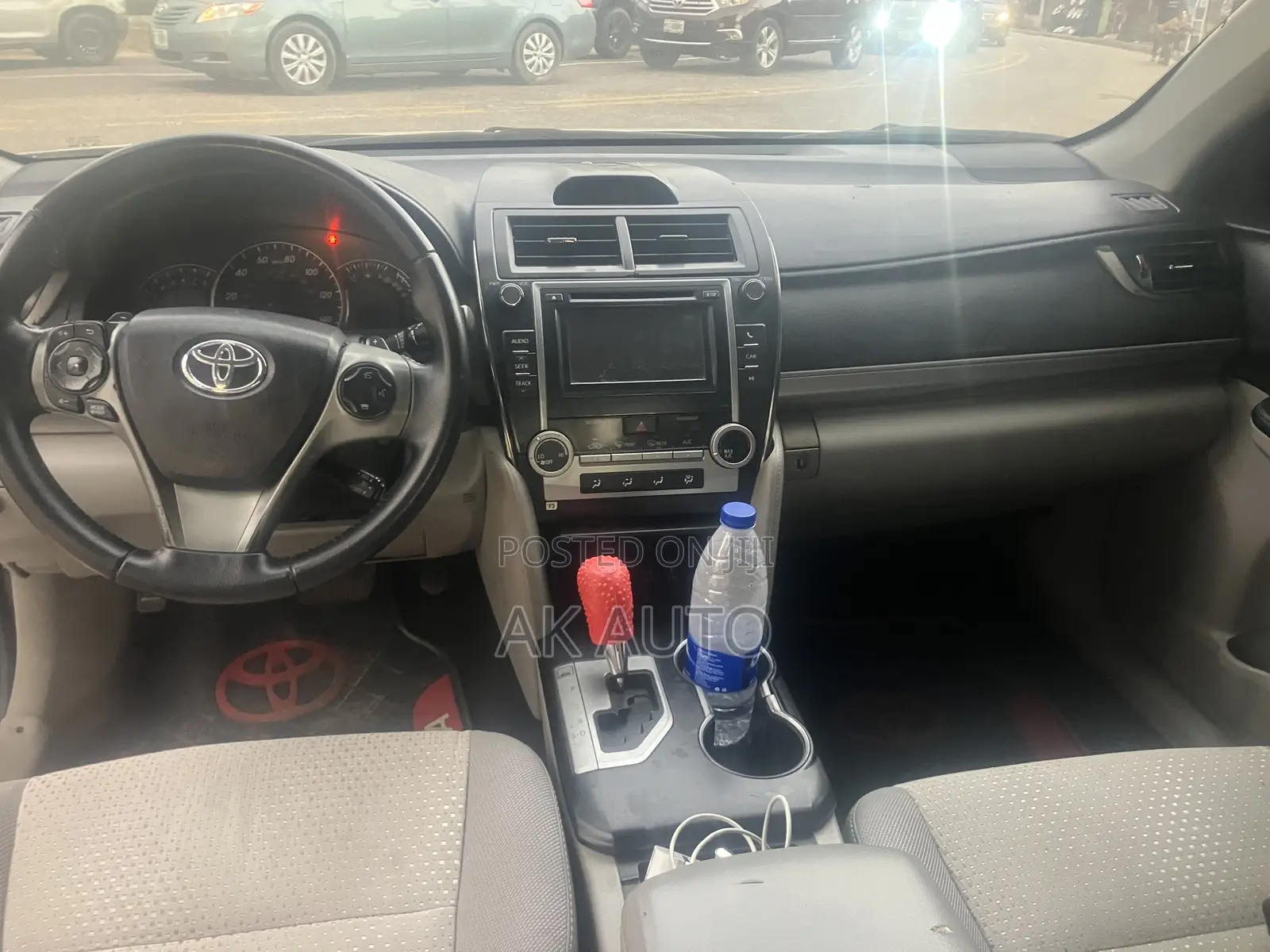 Toyota Camry LE 4dr Sedan (2.5L 4cyl 6A) 2014 Silver