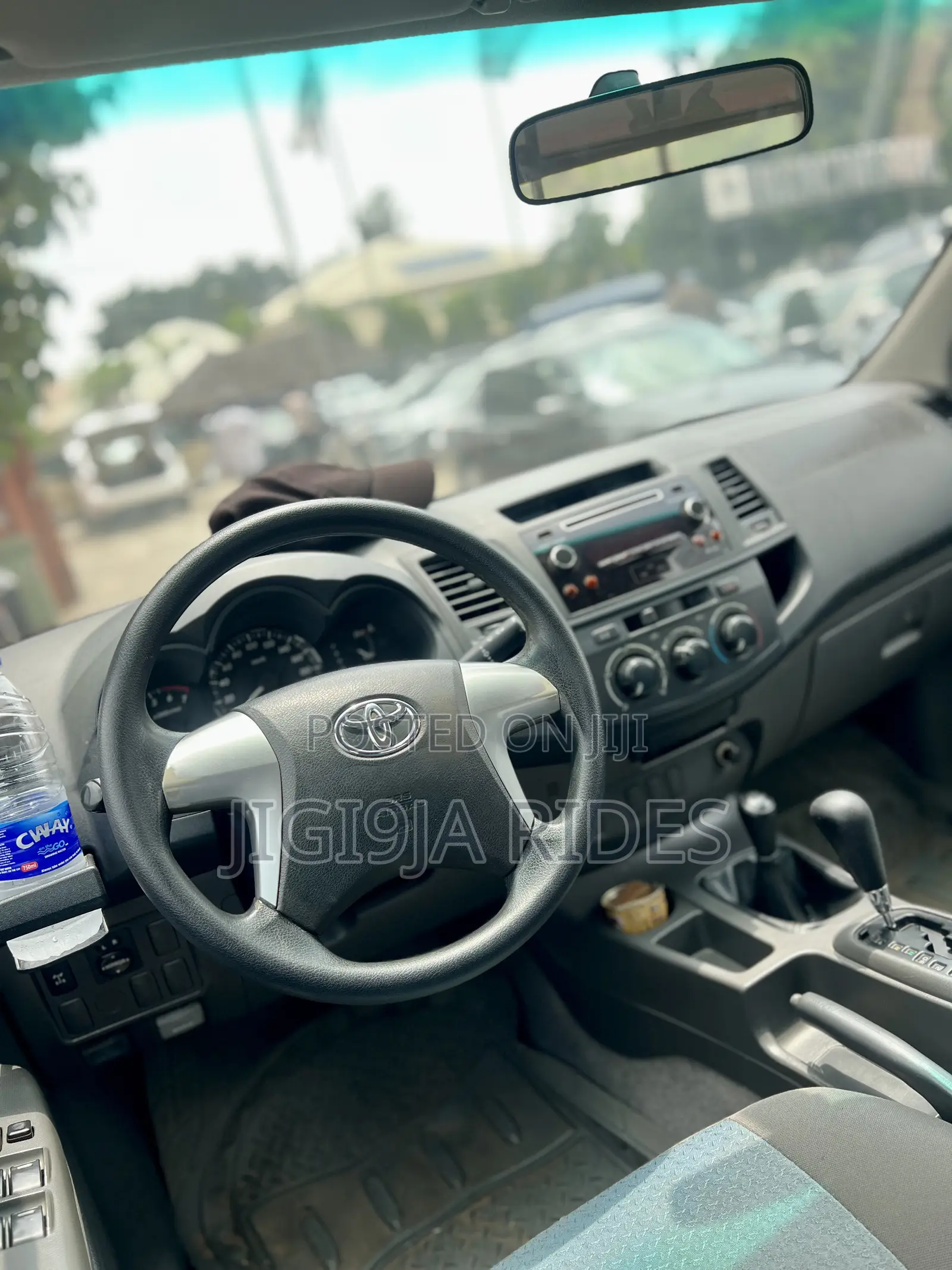 Toyota Hilux 2015 Gray