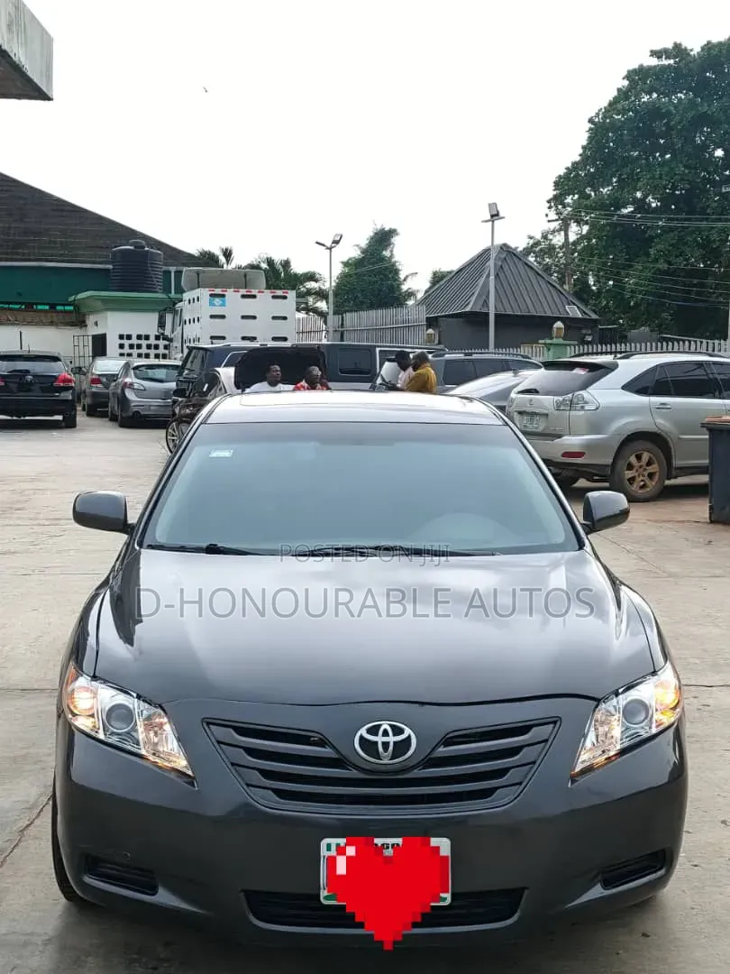 Toyota Camry LE 4dr Sedan (2.4L 4cyl 5A) 2009 Gray