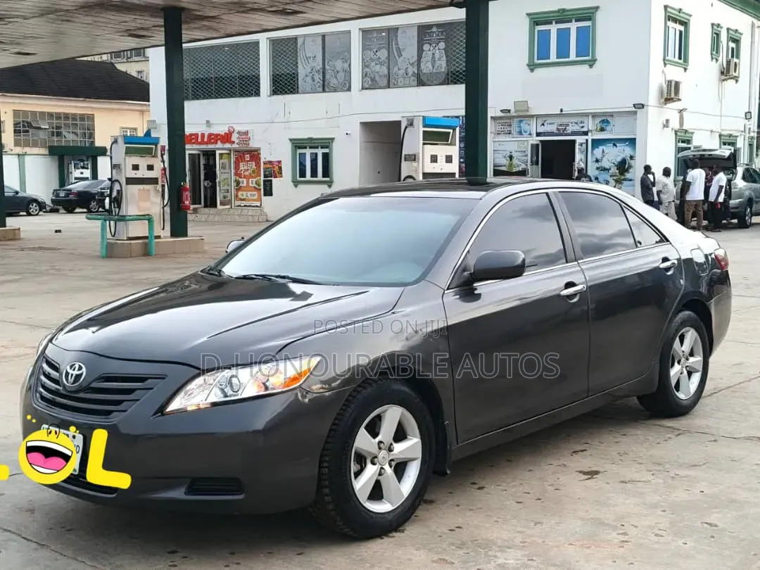 Toyota Camry LE 4dr Sedan (2.4L 4cyl 5A) 2009 Gray