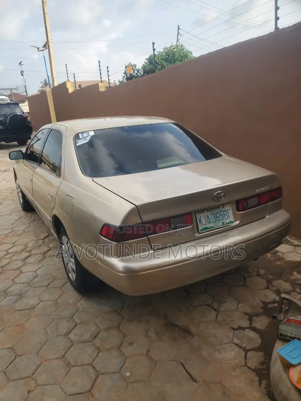 Toyota Camry 2000 Gold