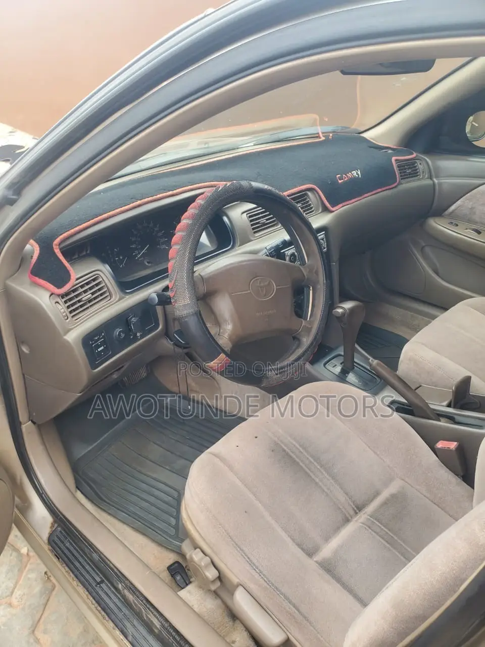 Toyota Camry 2000 Gold