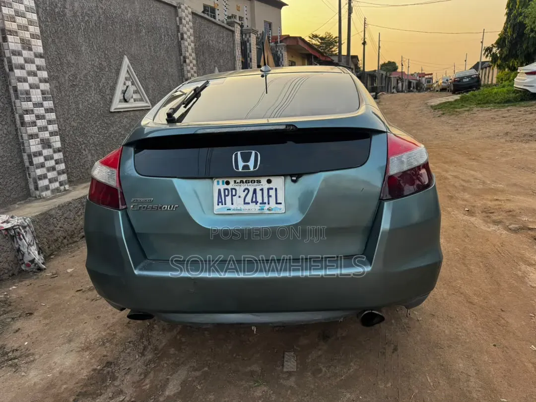 Honda Crosstour 3.5 AWD 2010 Green