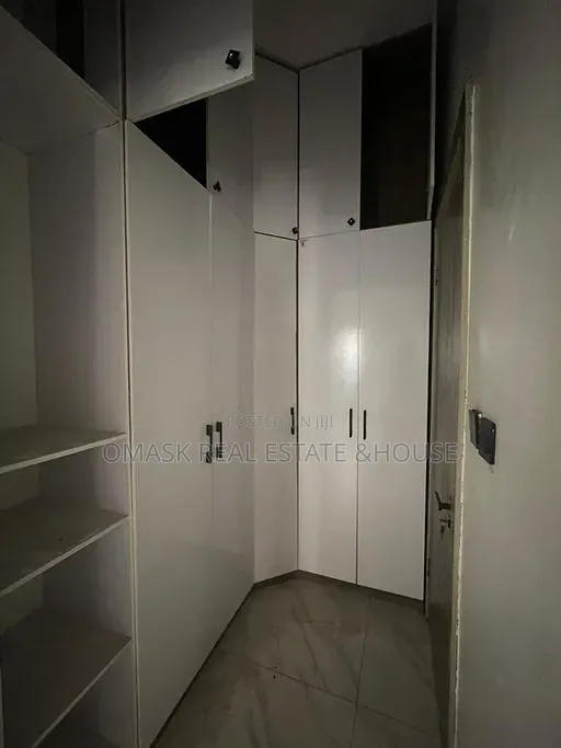 4bdrm Duplex in Ikota for sale
