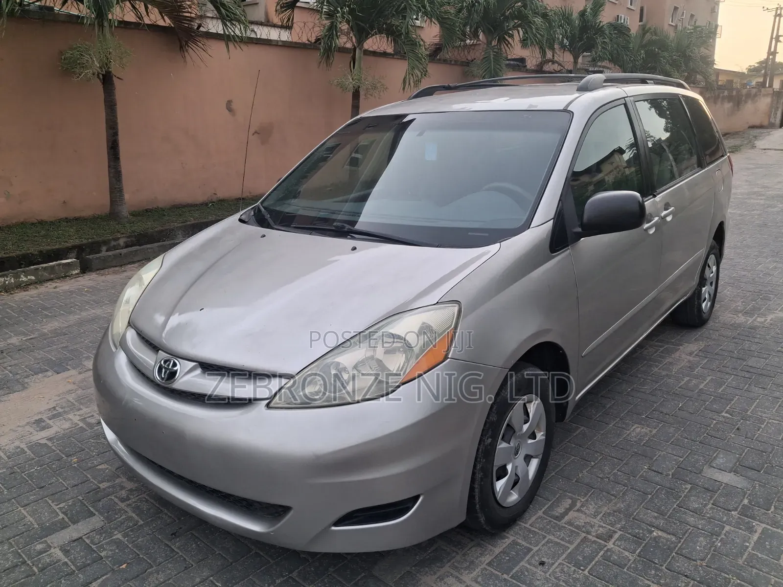 Toyota Sienna LE 4WD 2007 Silver