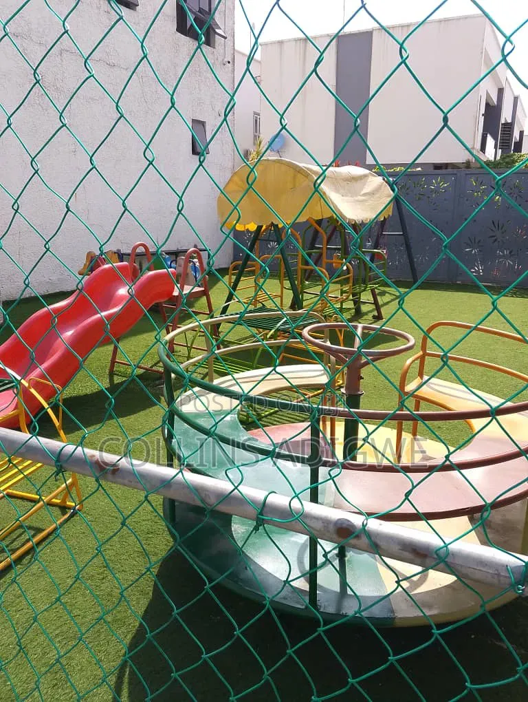 3bdrm Duplex in Service Estate for rent