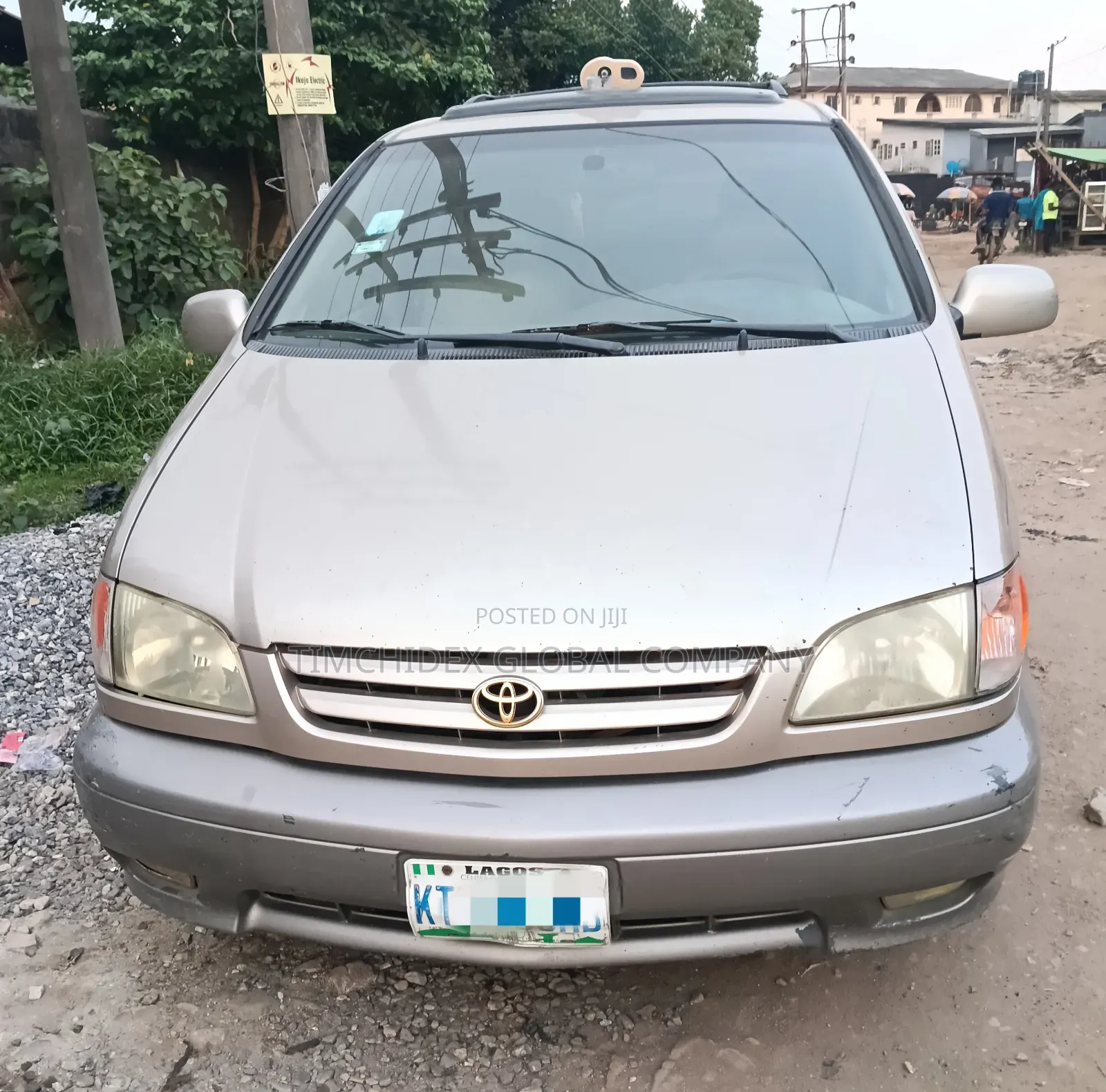 Toyota Sienna XLE 2002 Gold