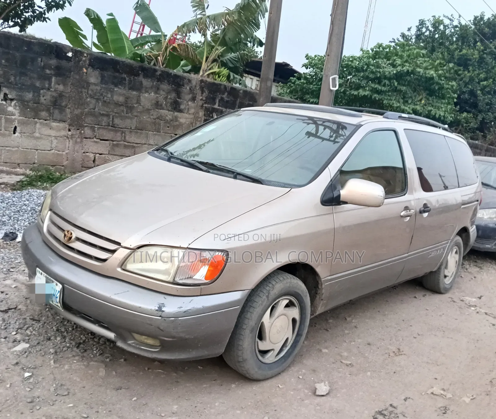 Toyota Sienna XLE 2002 Gold