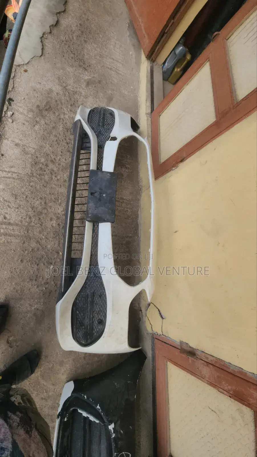 C300 2023 AMG Front Bumper Follow Come