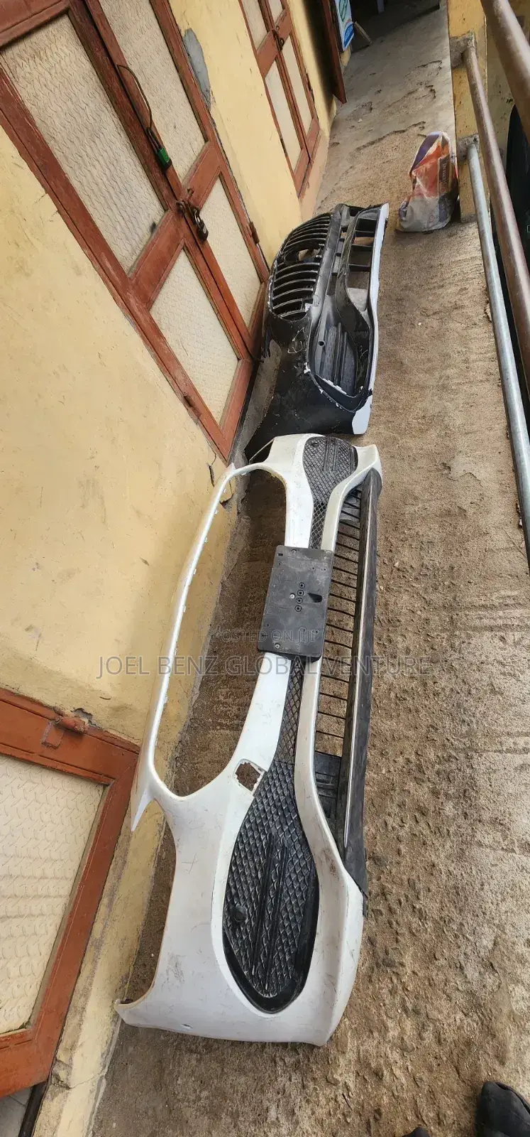 C300 2023 AMG Front Bumper Follow Come