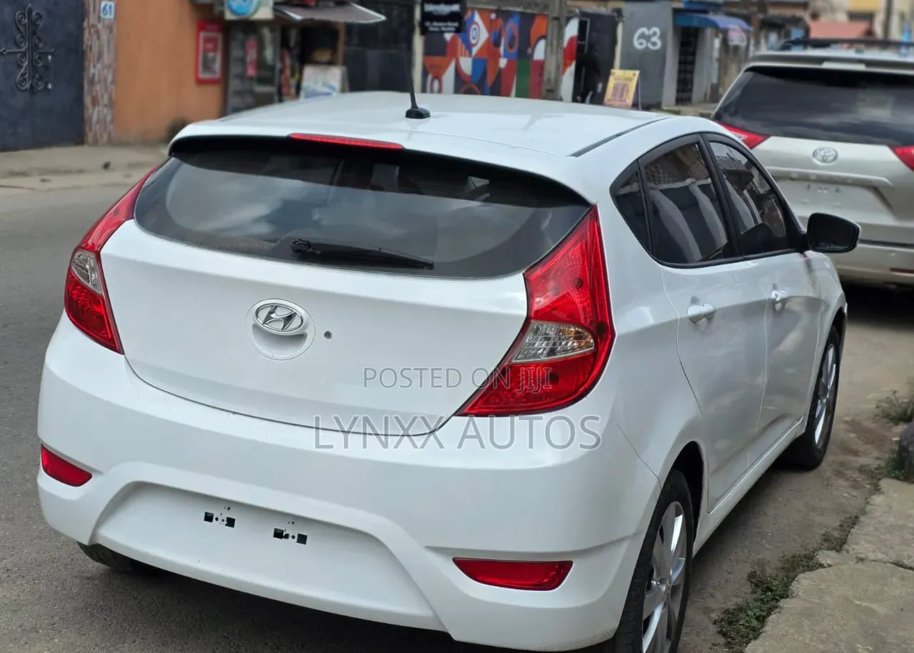 Hyundai Accent GLS 2012 White