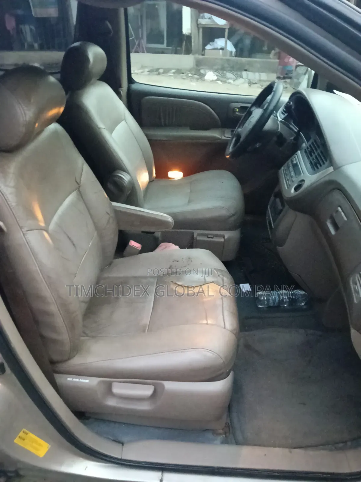 Toyota Sienna XLE 2002 Gold