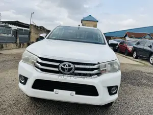 Toyota Hilux 2017 White