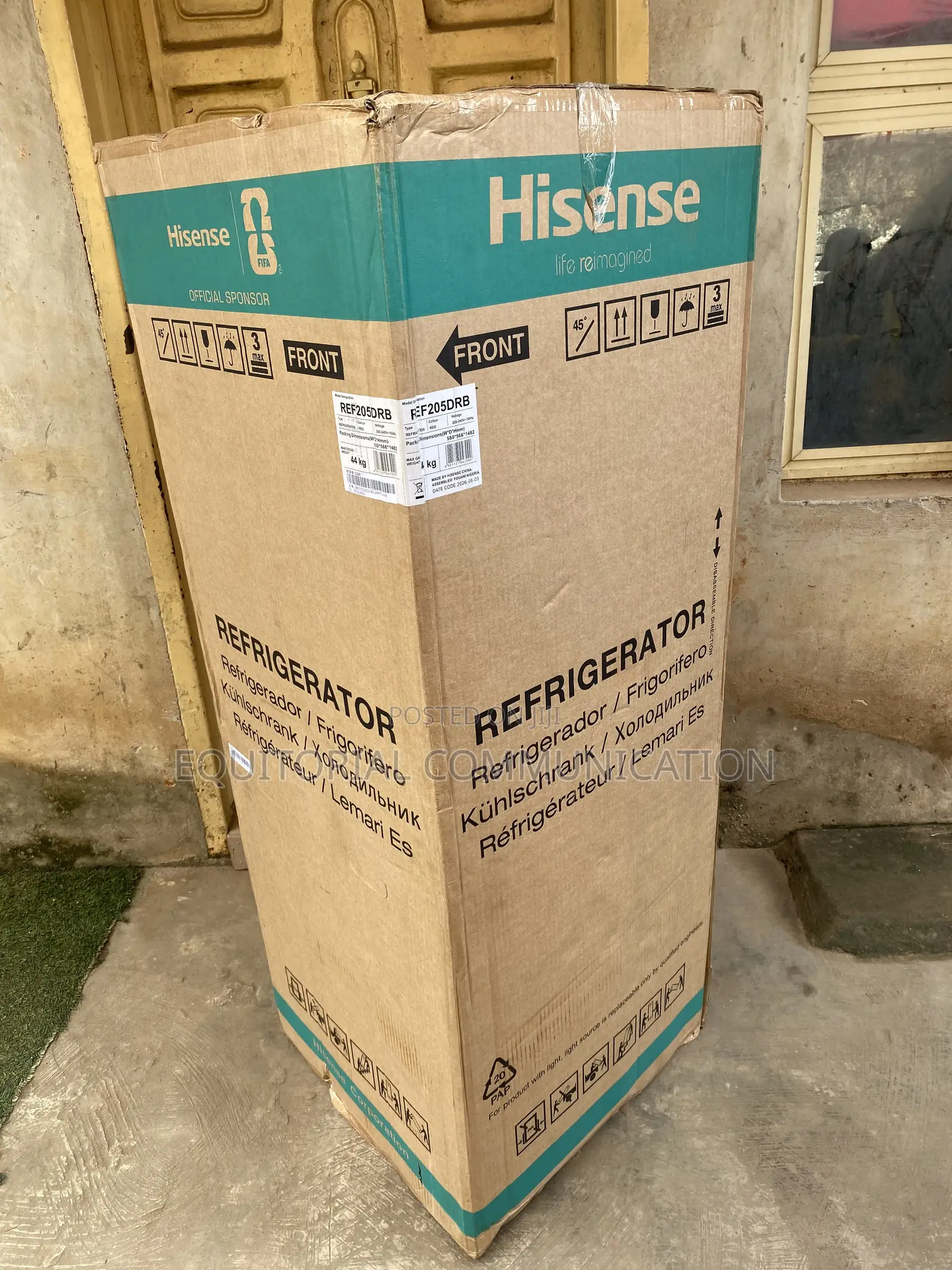 Hisense Top Freezer Fridge 204L With Built-in Water DispenserREF205DRB