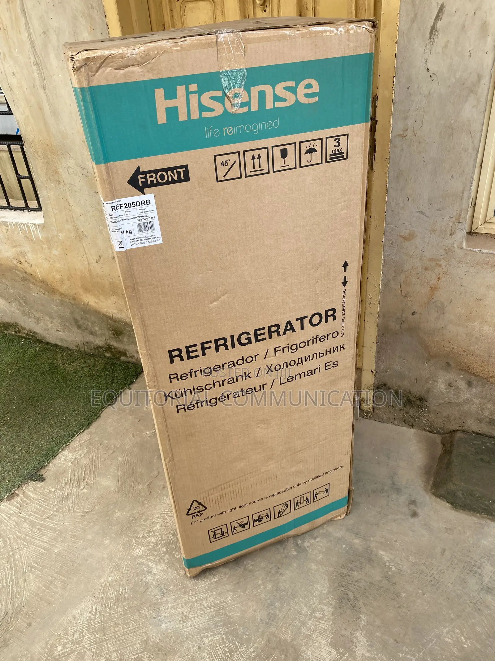Hisense 204L Refrigerator With Easy-Access Water DispenserREF205DRB