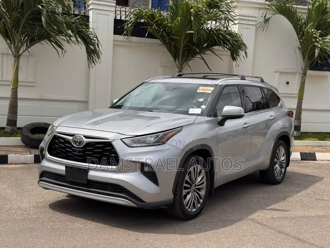 Toyota Highlander 2021 Silver