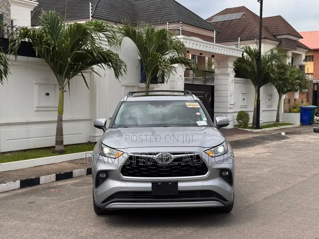 Toyota Highlander 2021 Silver