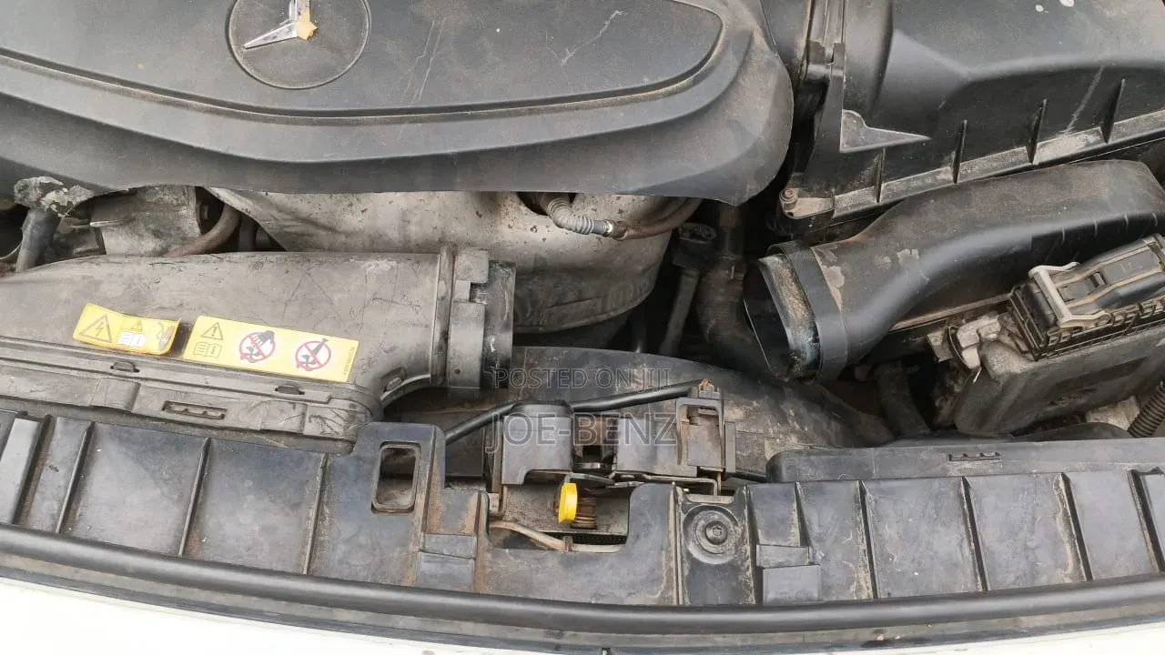 GLA250 2016 Air Cleaner Hose