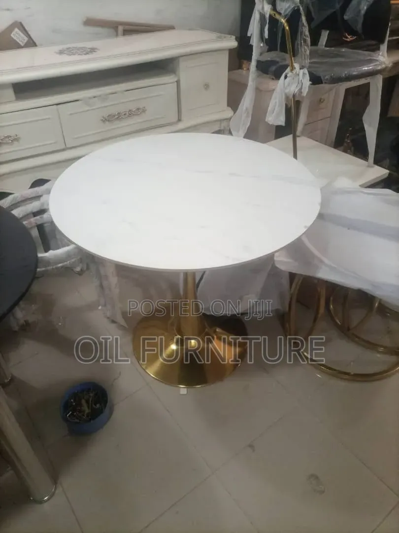 ​Modern Round Marble Dining Table With Luxury Gold Tulip Base