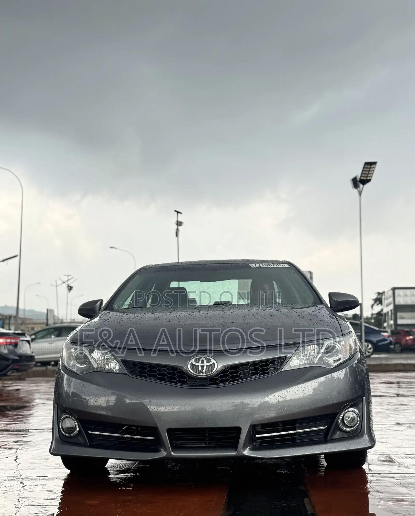 Toyota Camry SE 4dr Sedan (2.5L 4cyl 6A) 2014 Gray