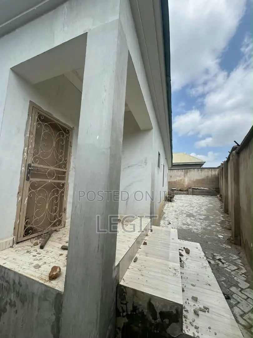 3bdrm Bungalow in Minna for sale