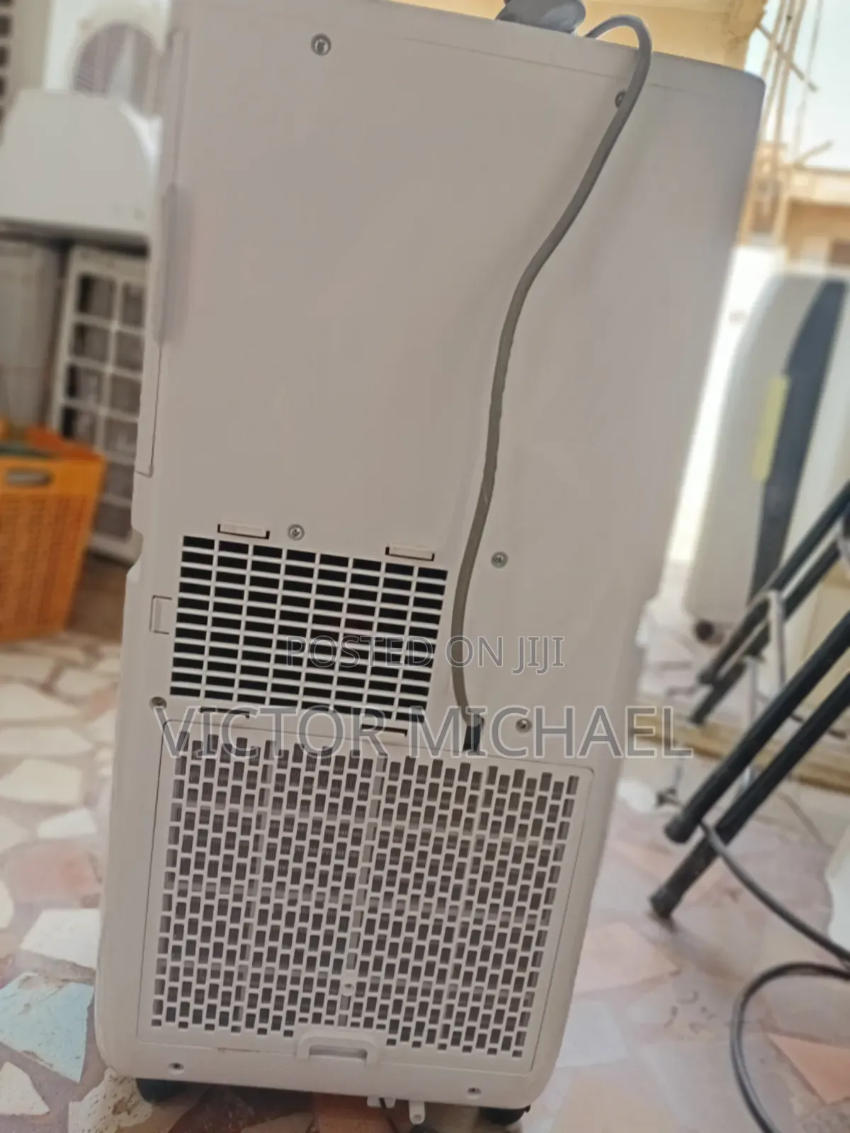 Quality Portable AC /Air Condition UK Used 10,000 BTU Avalla S-360