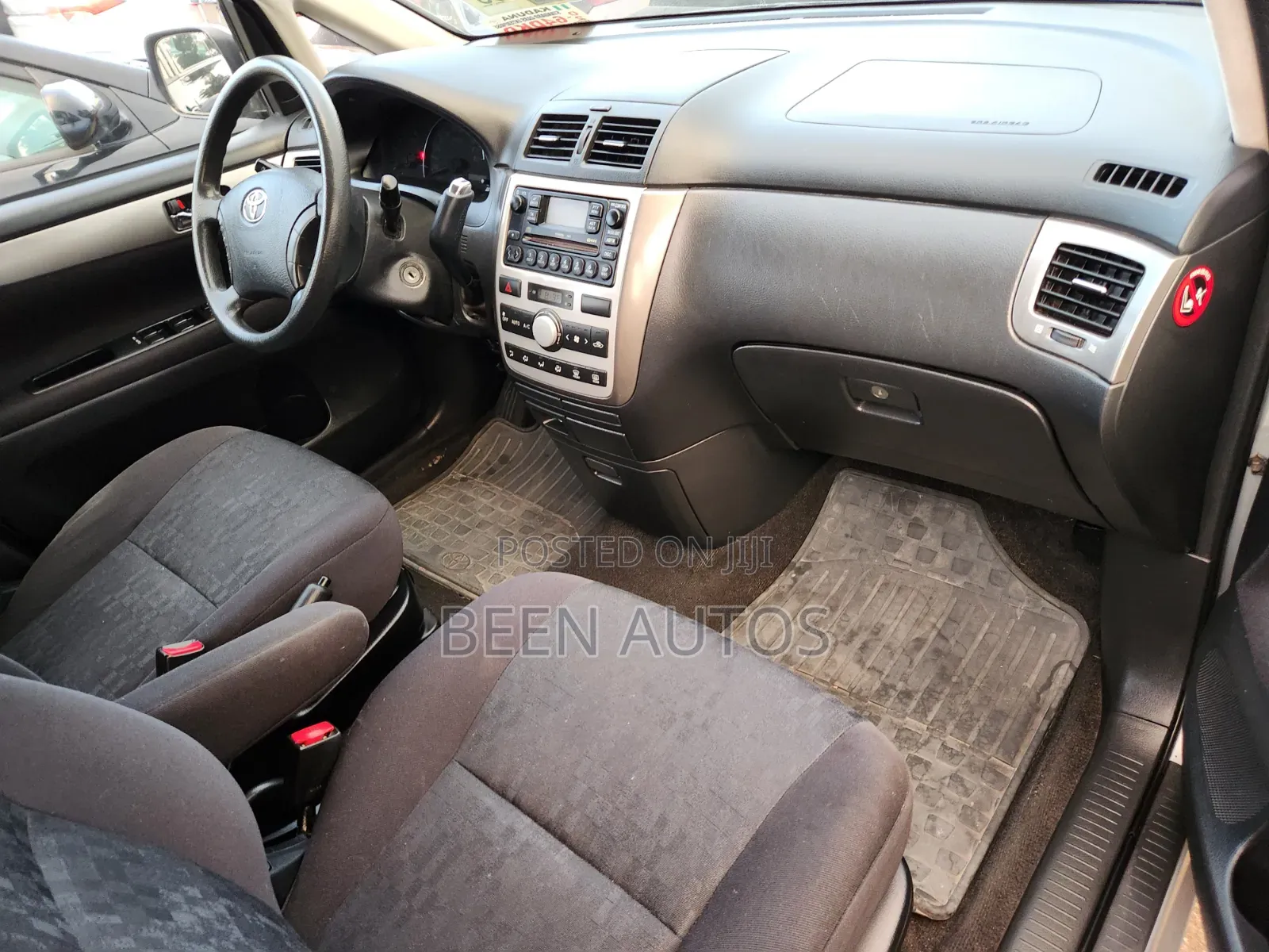 Toyota Avensis Verso 2.0 Petrol 2008 Silver