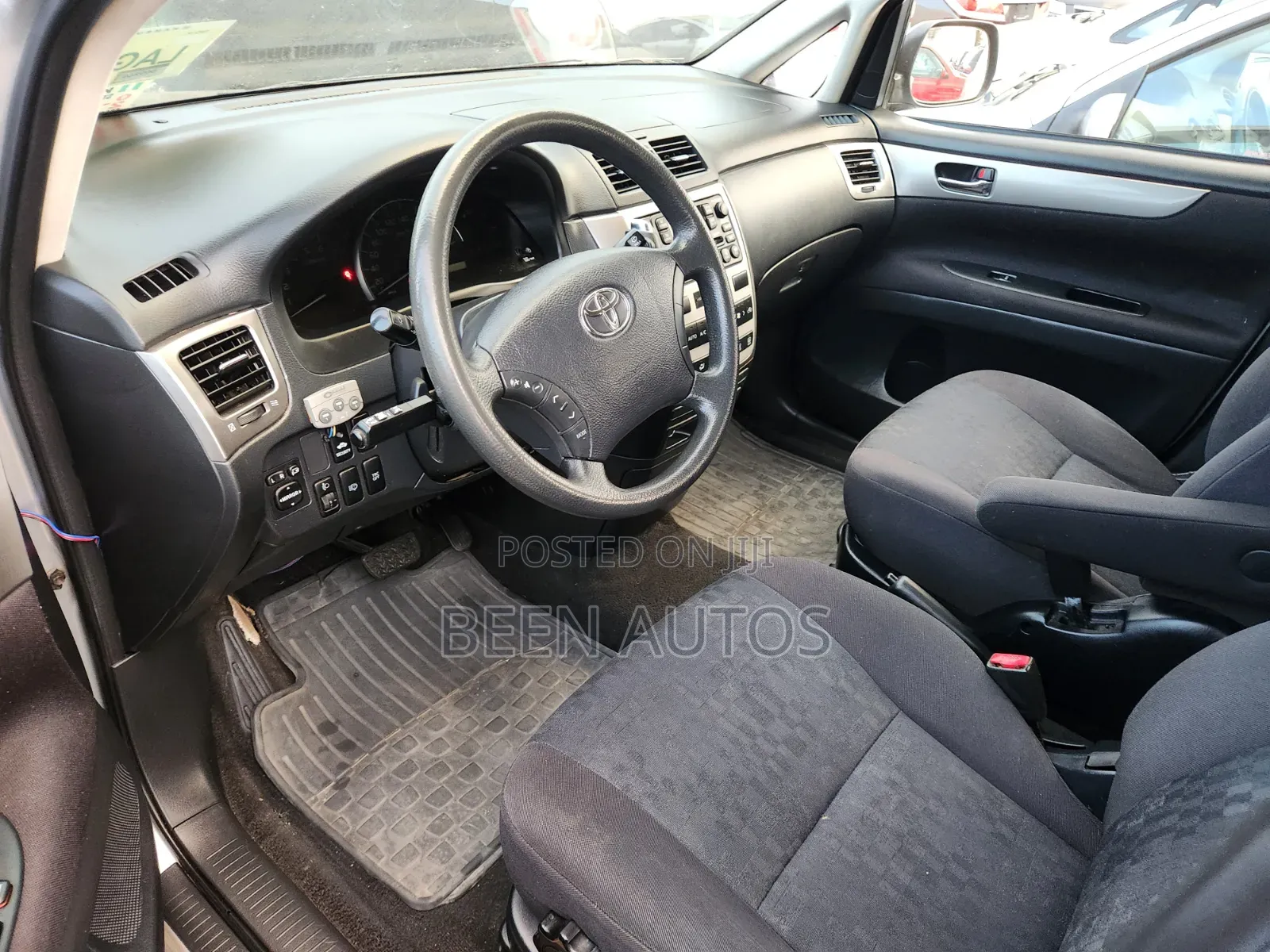 Toyota Avensis Verso 2.0 Petrol 2008 Silver