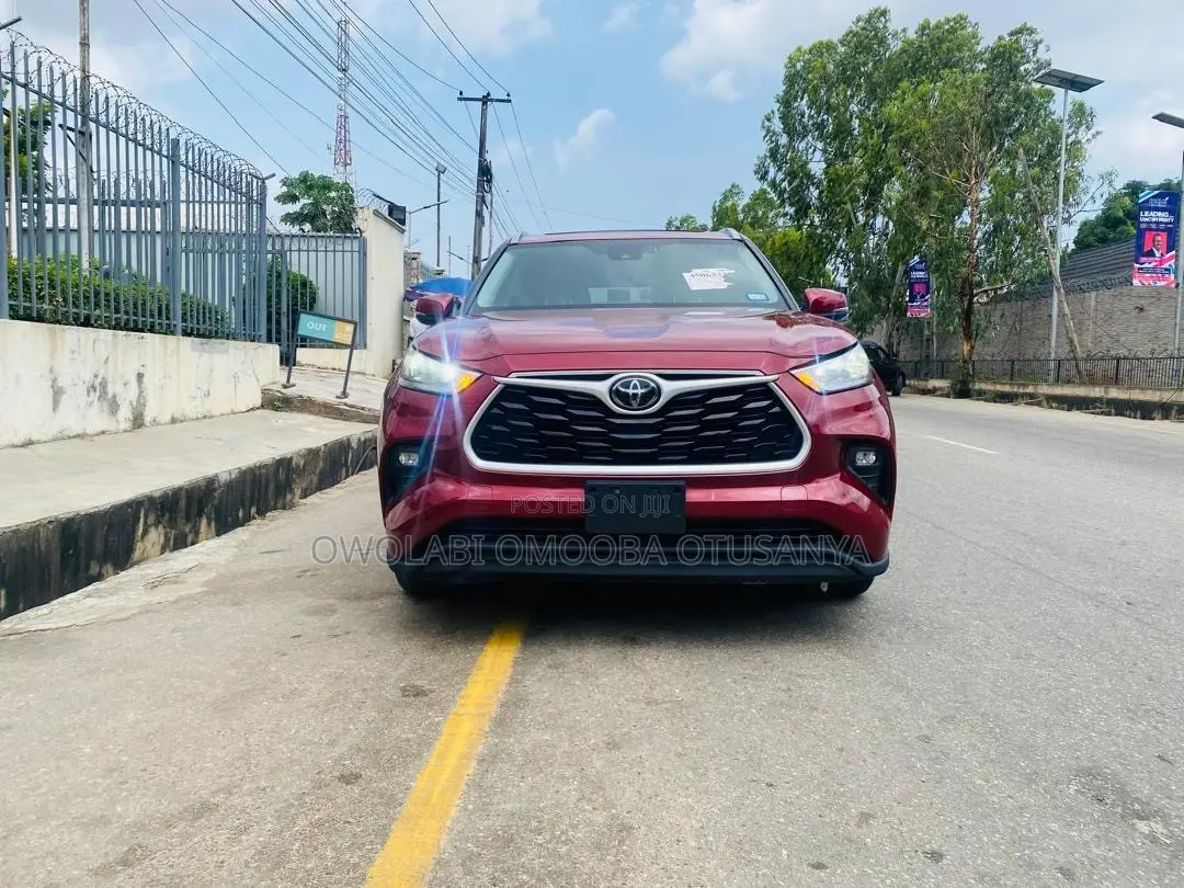 Toyota Highlander XLE AWD 2020 Burgundy