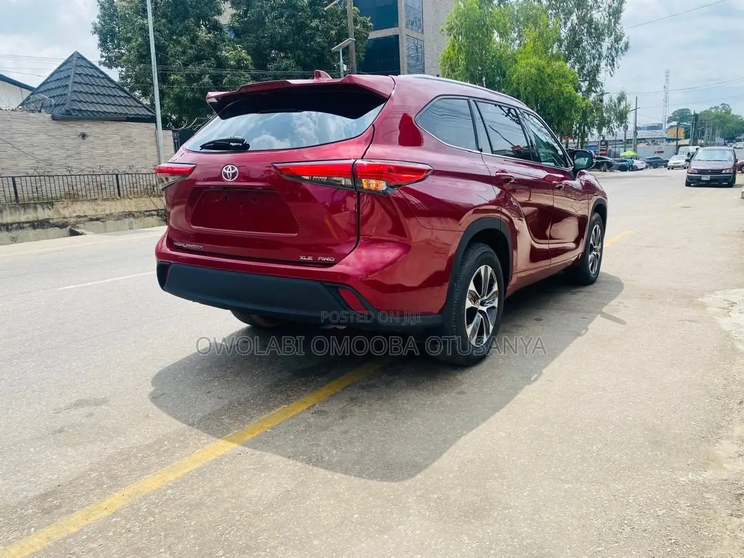 Toyota Highlander XLE AWD 2020 Burgundy