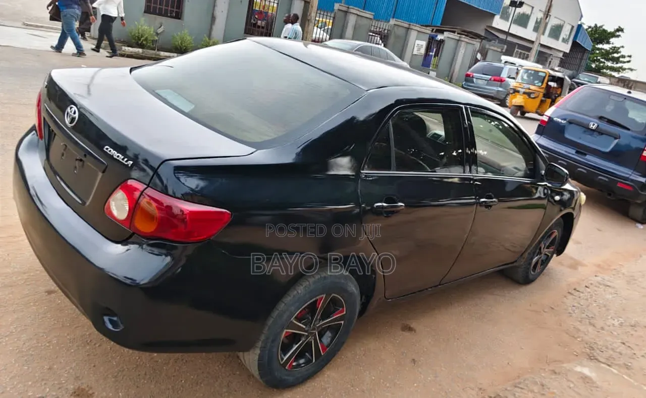 Toyota Corolla Base 4dr Sedan (1.8L 4cyl 5M) 2009 Black