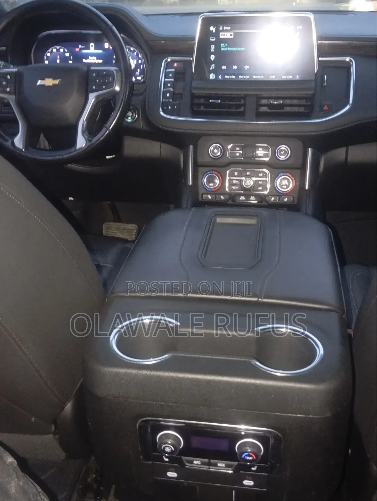 Chevrolet Suburban 2022 Black