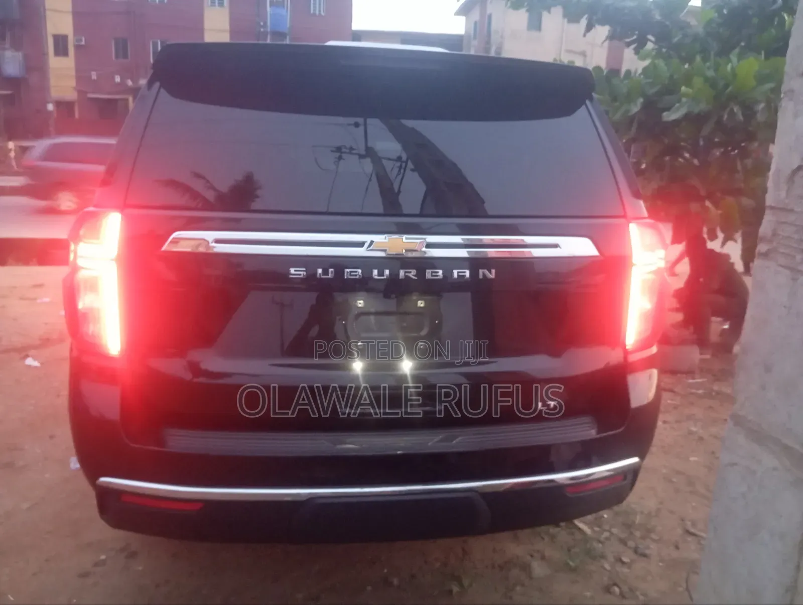 Chevrolet Suburban 2022 Black