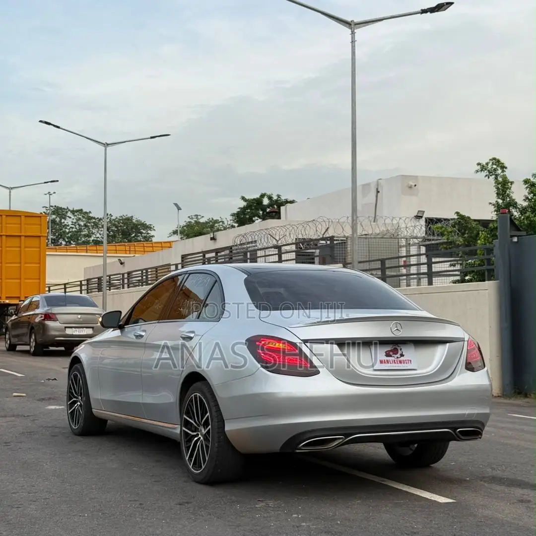 Mercedes-Benz C300 2015 Silver
