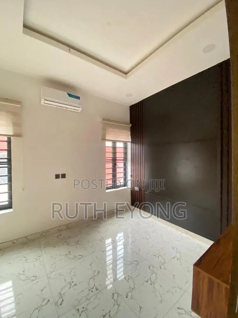 2bdrm Apartment in Chevron for sale