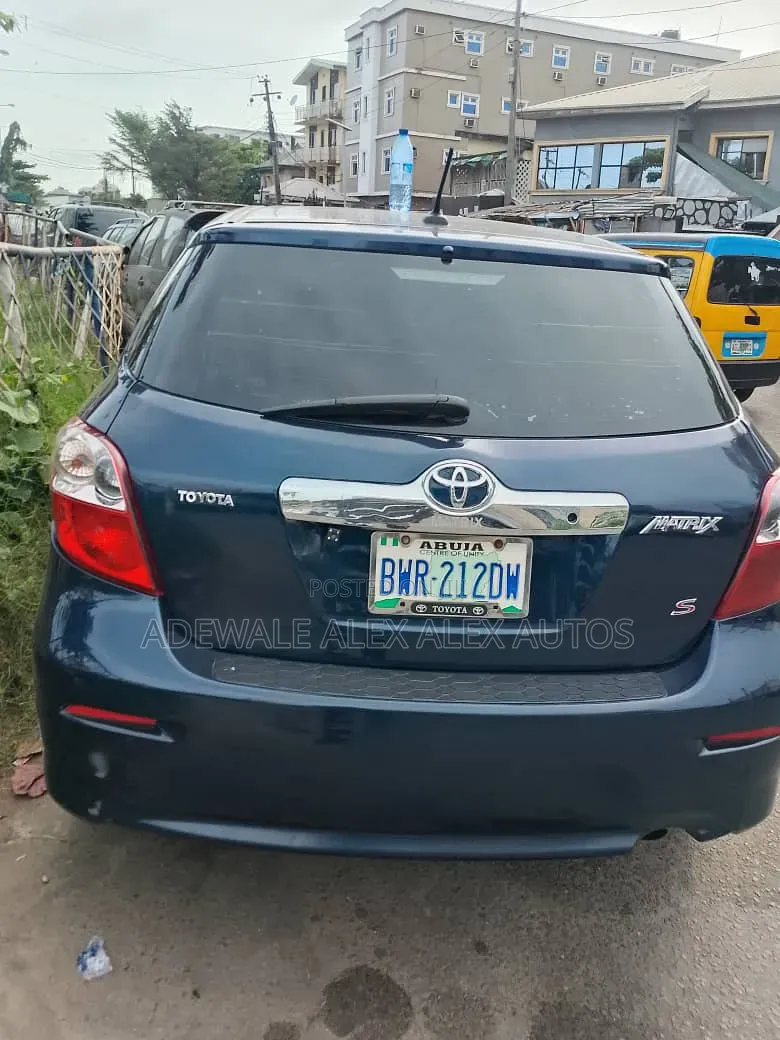 Toyota Matrix 2010 Blue