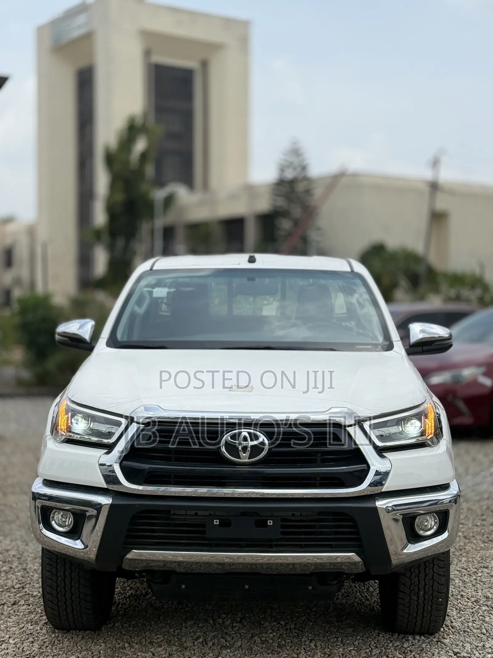 New Toyota Hilux SR5+ 2026 White