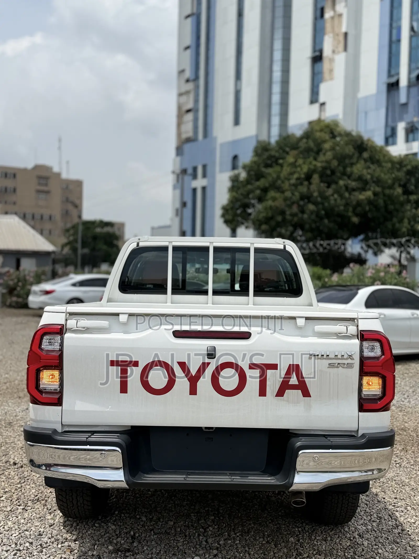 New Toyota Hilux SR5+ 2026 White