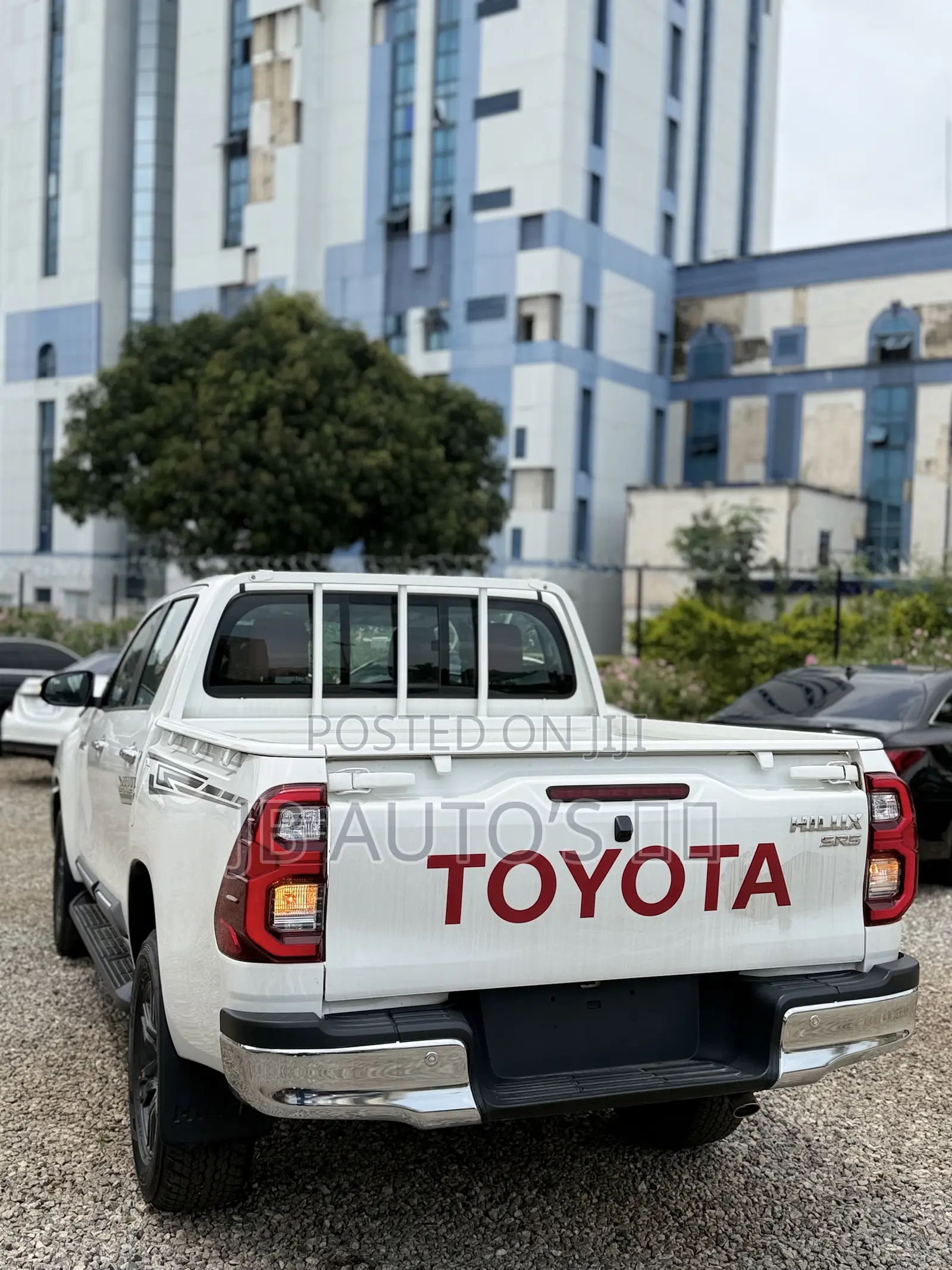 New Toyota Hilux SR5+ 2026 White
