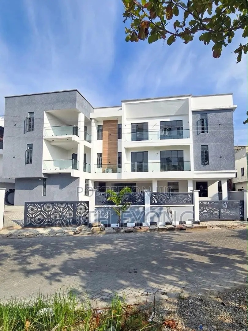 2bdrm Apartment in Osapa london for sale